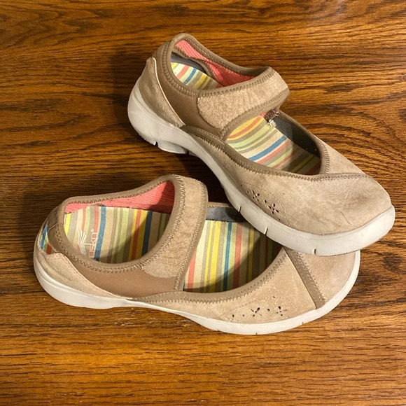Dansko Emmy Mary Janes - Picture 1 of 7